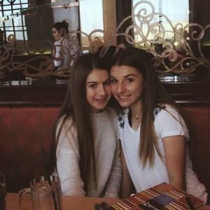 Meet your Posher, Raegan